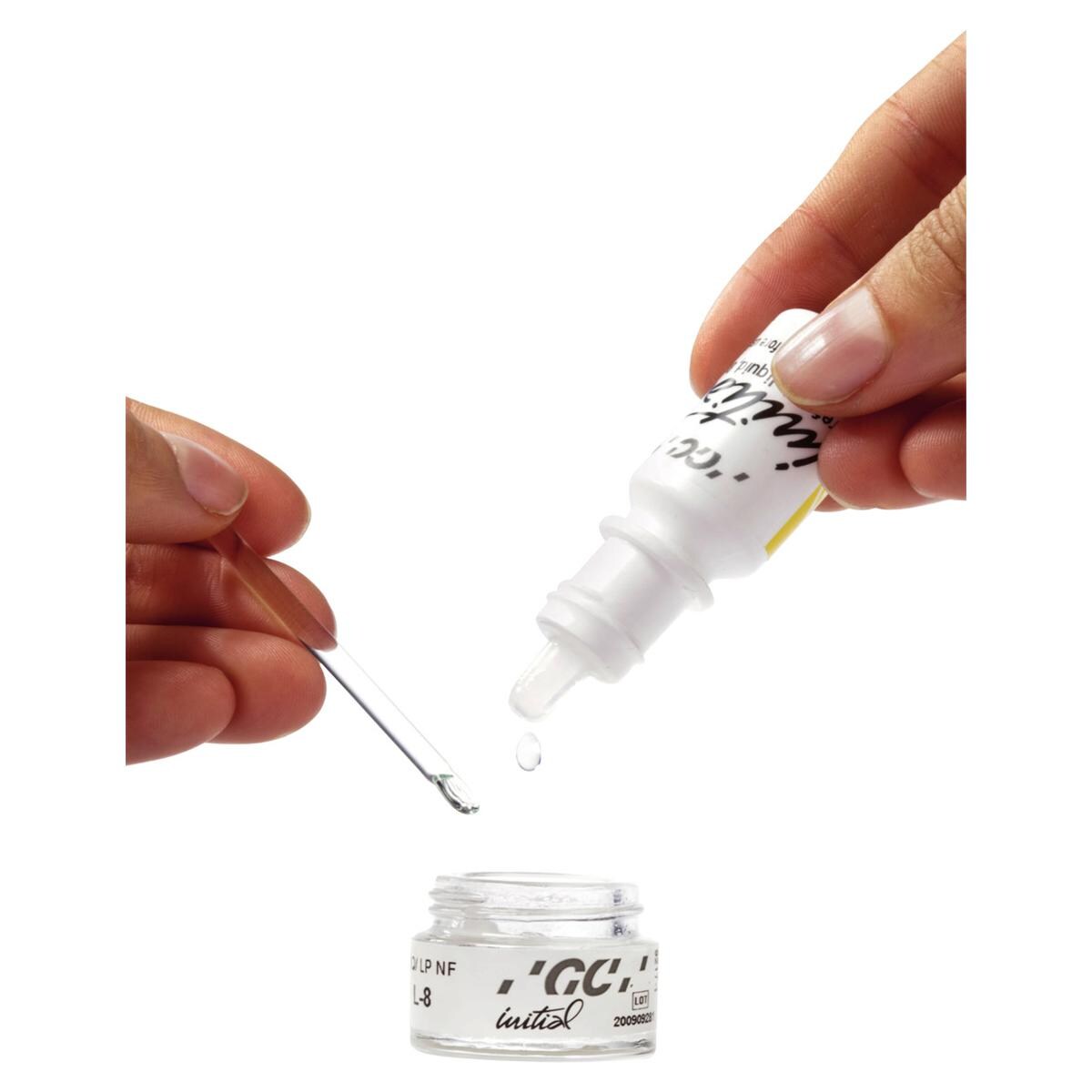 GC Initial™ IQ Lustre Pastes ONE NF, Liquid - Diluting, Flasche 8 ml